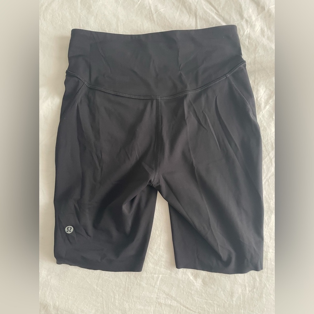 Lululemon Women's Black Biker Shorts w/ Grip - Picture 6 of 6